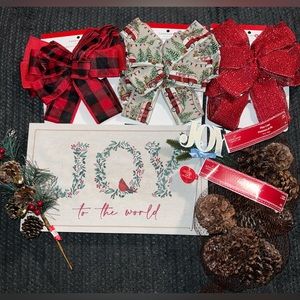 Nwt 16 piece Christmas bundle